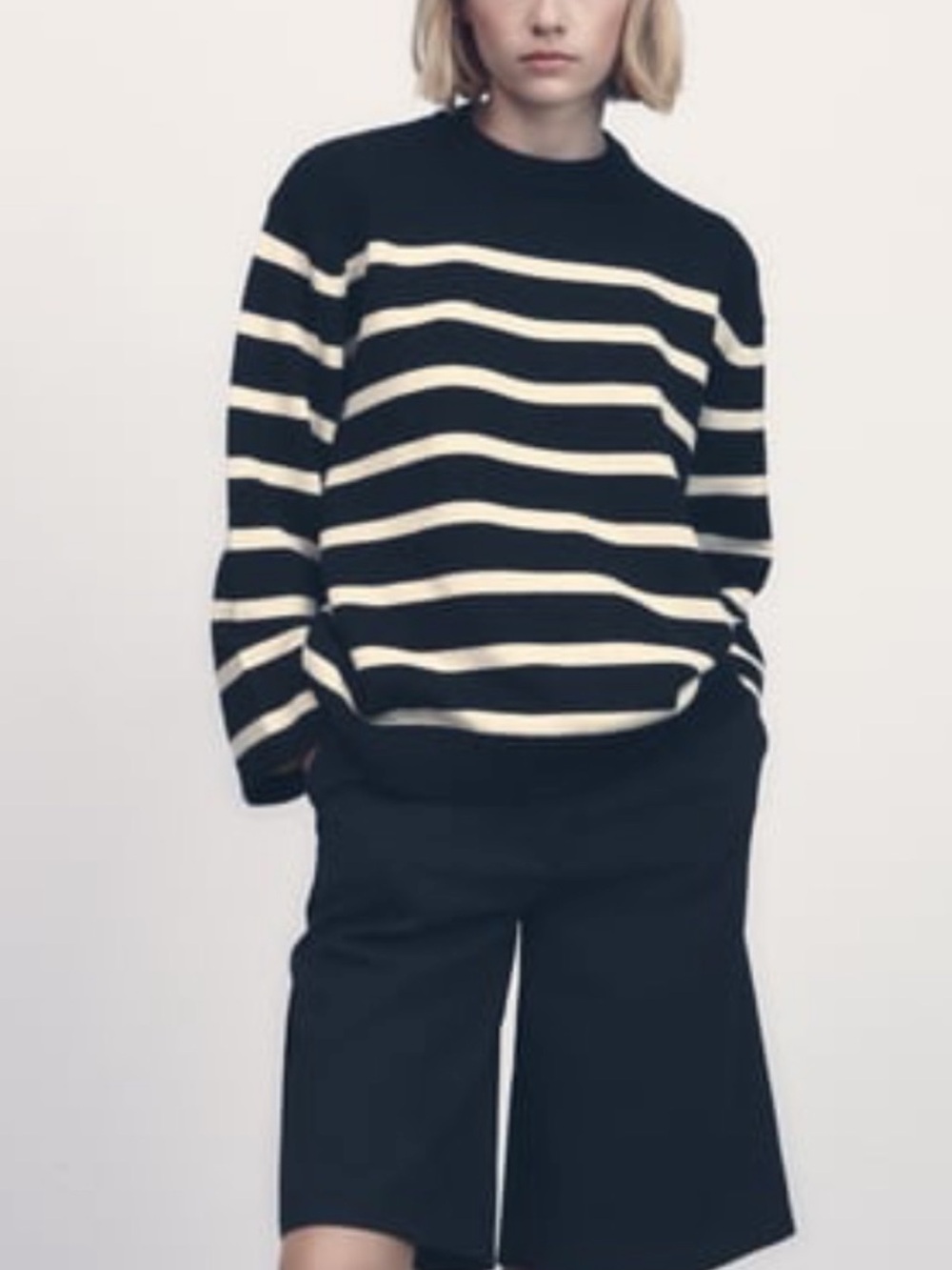 Zara Black and Cream Striped Crewneck knit Sweater medium New
